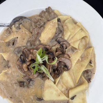 Warren's Spirited Kitchen - Stroganoff - New American Near Me - Burton, Ohio Warren's Spirited Kitchen - Stroganoff - New American Near Me - Burton, Ohio