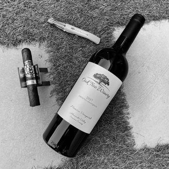 Oak Tree Winery - Wine Tasting Room Near Me - Windsor, California