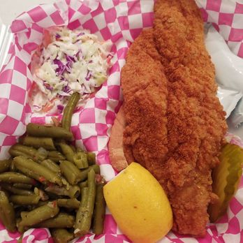 Mamma Joy's Hot Chicken More - XHot fish with green beans and coleslaw - Food Trucks Near Me Mamma Joy's Hot Chicken More - XHot fish with green beans and coleslaw - Food Trucks Near Me
