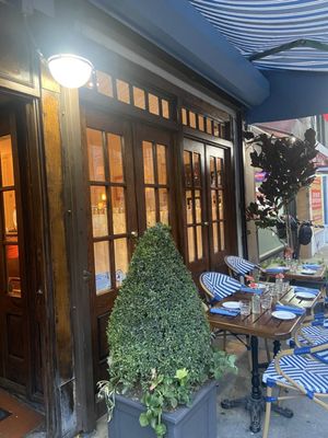 Monsieur Bistro Restaurant by null