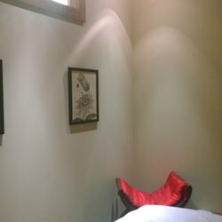 Fire Dragon Acupuncture & Massage - Treatment room