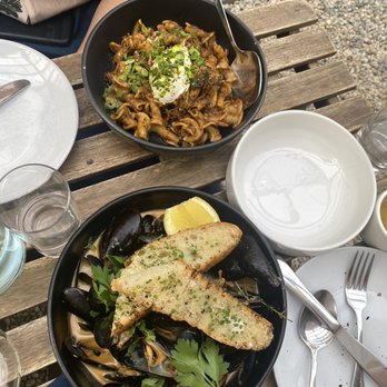 Otis - P.E.I Mussels and Braised Pork Shoulder Pasta - New American Near Me - Brooklyn, New York Otis - P.E.I Mussels and Braised Pork Shoulder Pasta - New American Near Me - Brooklyn, New York
