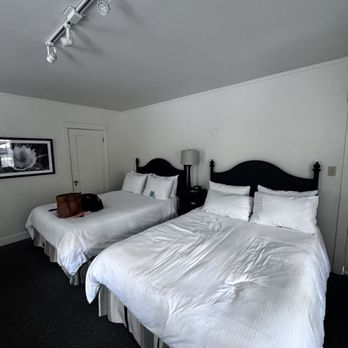 Upham Hotel - Hotels Near Me - Santa Barbara, California