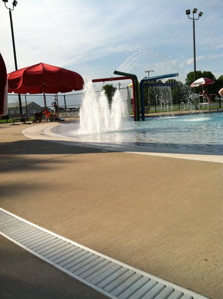 MASCOUTAH CITY POOL Updated September 2024 901 N 6th St, Mascoutah, Illinois Swimming