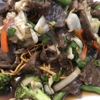 A Saigon Cafe - Crispy Noodles with Beef - Vietnamese Near Me - Wailuku, Hawaii A Saigon Cafe - Crispy Noodles with Beef - Vietnamese Near Me - Wailuku, Hawaii
