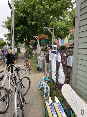 Brad’s Bike Rental & Repair by null
