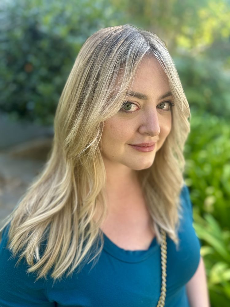 Vanessa Lee Beauty Logo