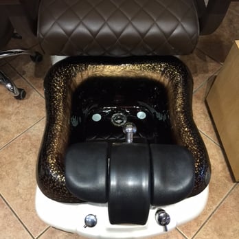 Brilliant Nail Spa - Clean pedicure chairs - Nail Salons Near Me - Franklin, Tennessee