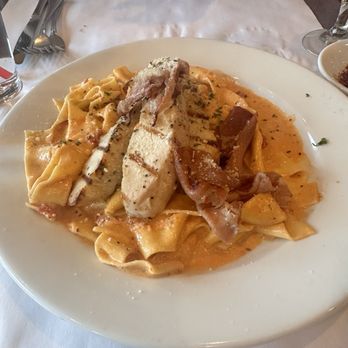 La Tavolata - Vodka Sauce with pappardelle added Chicken - Italian Near Me - Artesia, California