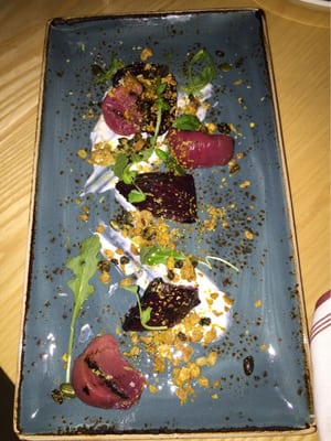 Little Beet Table by null