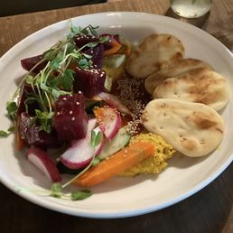 Hummus plate