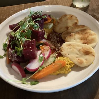Engine Room - Hummus plate - Southern Near Me - Mystic, Connecticut