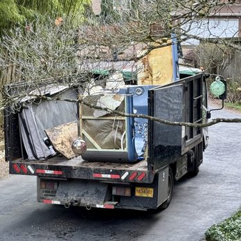 WeDo Junk Removal - A hot tub - Junk Removal & Hauling Near Me - Portland, Oregon WeDo Junk Removal - A hot tub - Junk Removal & Hauling Near Me - Portland, Oregon