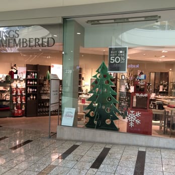 Things Remembered - Store front in the South Bay Galleria - Gift Shops Near Me - Redondo Beach, California