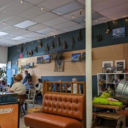 Piper's Cafe - Large space with lots of places to sit