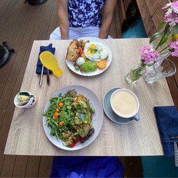 Papille Gustative - Brunch roasted veggie & goat cheese tartine, dirty chai, brunch plate, classic mimosa - Coffee & Tea Near Me - Santa Monica, California