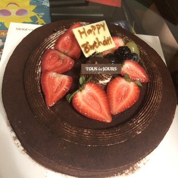 Tous Les Jours - Chocolate cloud cake - Bakeries Near Me - Brooklyn, New York Tous Les Jours - Chocolate cloud cake - Bakeries Near Me - Brooklyn, New York