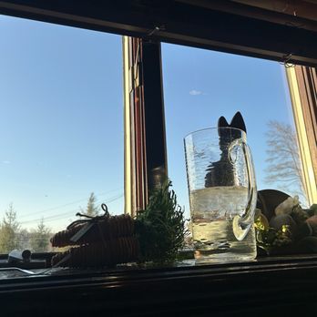 Acquaviva Restaurant - Drafty window - New American Near Me - Hamburg, New Jersey