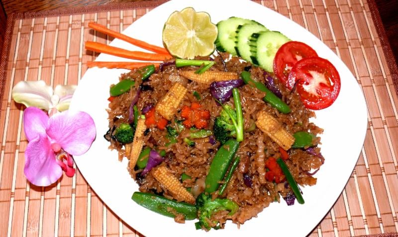Imagine Thai Food Logo