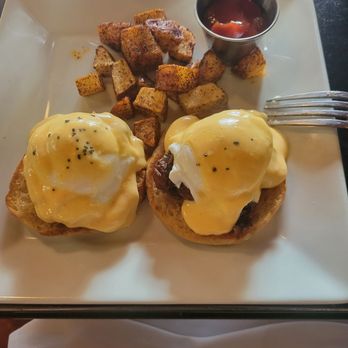 Flat Iron Grill - Tenderloin Benedict - Steakhouses Near Me - Issaquah, Washington Flat Iron Grill - Tenderloin Benedict - Steakhouses Near Me - Issaquah, Washington
