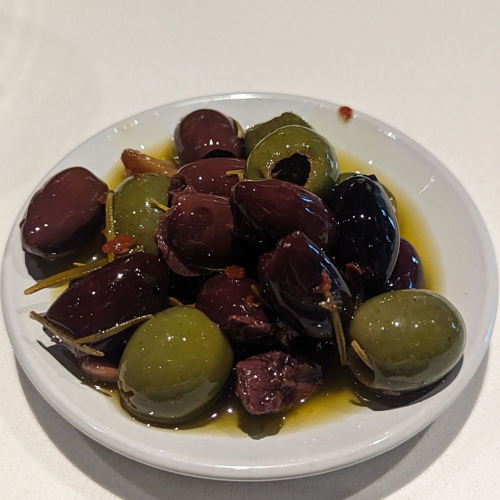 Il Mago - Olives - Pizza Near Me - Edwards, Colorado