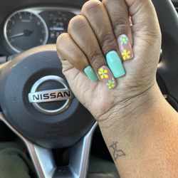 Zen's Nails Spa - Medium acrylic set