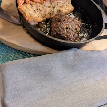 Dee's Table - Burgers Near Me - Frisco, Texas