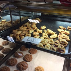 Fuhrmans Cider Mill - Bakery case