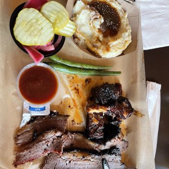 Station 8 BBQ - Mashed potatoes burnt ends brisket and amazing pickles!!!!! - Barbeque Near Me - Wichita, Kansas