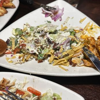 Houlihan's - Bars Near Me - Secaucus, New Jersey