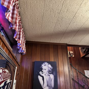 Nancy's Towne House - Decor - Pizza Near Me - Rahway, New Jersey Nancy's Towne House - Decor - Pizza Near Me - Rahway, New Jersey