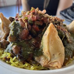 Deconstructed samosa bowl with chicken
