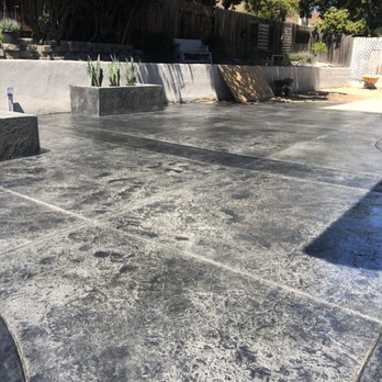 Aztech Concrete Construction - Regular grey concrete with dark grey liquid release - Masonry/Concrete Near Me - Santa Maria, California