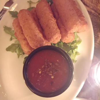 Rove - Mozzarella sticks with spicy marinara - American Near Me - Forest Hills, New York Rove - Mozzarella sticks with spicy marinara - American Near Me - Forest Hills, New York