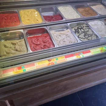 Amorino - Display - Ice Cream & Frozen Yogurt Near Me - London, XGL