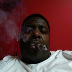 Royal Family Smoke Shop and Lounge