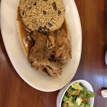 Mambo's Dominican Kitchen - Pollo guisado Braised chicken with full or flavor - Dominican Near Me - Chandler, Arizona
