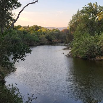 RiverPointe Napa Valley - Trail next to RiverPointe, along the Napa River. Beautiful. - Hotels Near Me - Napa, California RiverPointe Napa Valley - Trail next to RiverPointe, along the Napa River. Beautiful. - Hotels Near Me - Napa, California