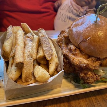 Barrel & Bushel - Bars Near Me - Tysons Corner, Virginia