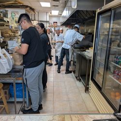 Dragon Gem - Busy kitchen!