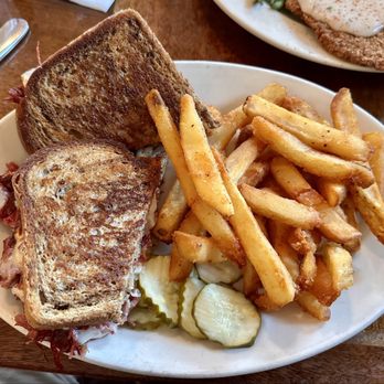 Frank's Diner - Ruben and Fries - Diners Near Me - Spokane, Washington