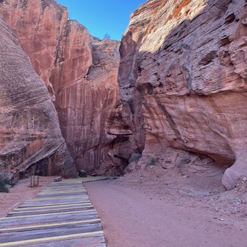 Taadidiin Tours - Walk down to the cave entrances - Walking Tours Near Me - Page, Arizona Taadidiin Tours - Walk down to the cave entrances - Walking Tours Near Me - Page, Arizona