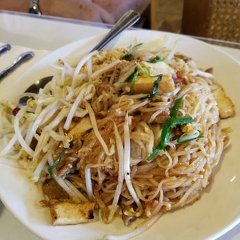 Siam Garden Cafe - Non-clumpy Pad Thai Noodles #aroy - Thai Near Me - Honolulu, Hawaii Siam Garden Cafe - Non-clumpy Pad Thai Noodles #aroy - Thai Near Me - Honolulu, Hawaii