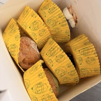 Beard Papa’s - Cream puffs - Bakeries Near Me - Glendale, California