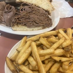 Green Acres Family Restaurant - Best roast beef in Ontario AND Buffalo! Bet!