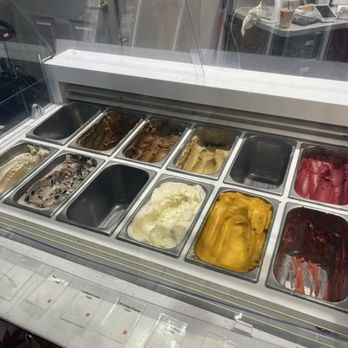Illy Caffe - Williamsburg - Dish of Gelato - Wine Bars Near Me - Williamsburg, Virginia