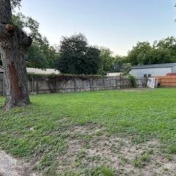 Intend Roofing & Carpentry - Before picture of fence replacement - Roofing Near Me - San Antonio, Texas Intend Roofing & Carpentry - Before picture of fence replacement - Roofing Near Me - San Antonio, Texas