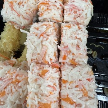Akame Sushi - Snow mountain roll - Sushi Bars Near Me - Maple Grove, Minnesota