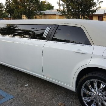 The Dream Limousine - Stretch 300 10 Pax Limo - Airport Shuttles Near Me - Orlando, Florida The Dream Limousine - Stretch 300 10 Pax Limo - Airport Shuttles Near Me - Orlando, Florida
