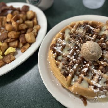 Metro Diner - Eggs, potatoes, bacon and a cinnamon roll waffle - American Near Me - Casselberry, Florida